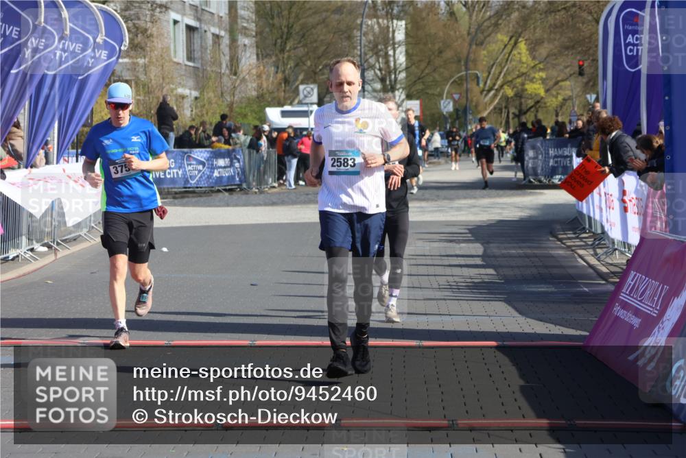 12.04.2026 - 45. Internationalen Wilhelmsburger Insellauf Strokosch-Dieckow http://msf.ph/oto/9452460 12.04.2026 10:35:40 Ziel 2497, 2583, 3759, 4127 meine-sportfotos.de