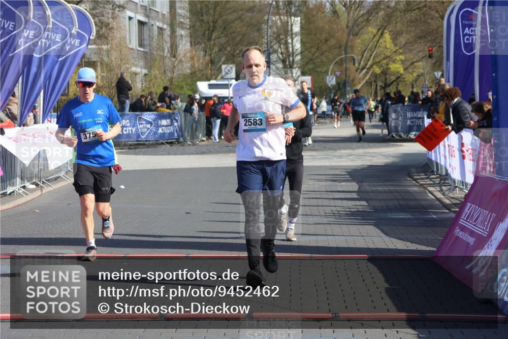 12.04.2026 - 45. Internationalen Wilhelmsburger Insellauf Strokosch-Dieckow http://msf.ph/oto/9452462 12.04.2026 10:35:40 Ziel 2497, 2583, 3759, 4127 meine-sportfotos.de