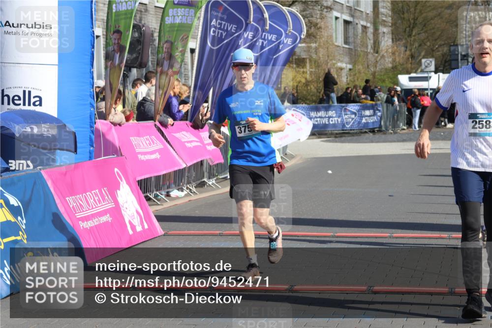 12.04.2026 - 45. Internationalen Wilhelmsburger Insellauf Strokosch-Dieckow http://msf.ph/oto/9452471 12.04.2026 10:35:41 Ziel 2583, 3759, 4127 meine-sportfotos.de
