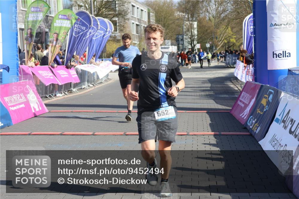 12.04.2026 - 45. Internationalen Wilhelmsburger Insellauf Strokosch-Dieckow http://msf.ph/oto/9452494 12.04.2026 10:35:50 Ziel 5523, 4884 meine-sportfotos.de