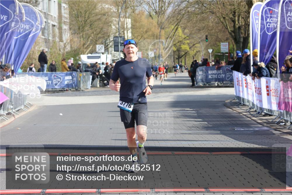 12.04.2026 - 45. Internationalen Wilhelmsburger Insellauf Strokosch-Dieckow http://msf.ph/oto/9452512 12.04.2026 10:23:41 Ziel 3776 meine-sportfotos.de