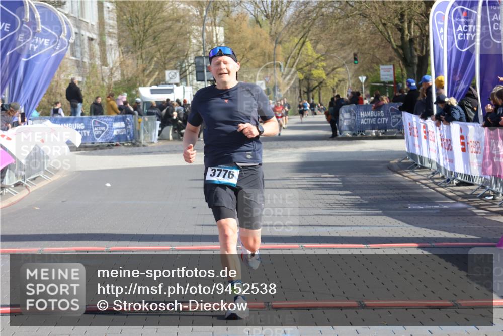 12.04.2026 - 45. Internationalen Wilhelmsburger Insellauf Strokosch-Dieckow http://msf.ph/oto/9452538 12.04.2026 10:23:41 Ziel 3776 meine-sportfotos.de