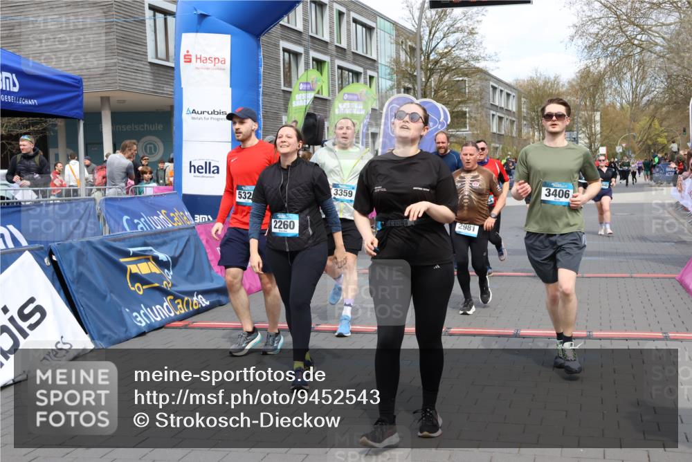12.04.2026 - 45. Internationalen Wilhelmsburger Insellauf Strokosch-Dieckow http://msf.ph/oto/9452543 12.04.2026 13:09:30 Ziel 2260, 3261, 5324, 3406, 3359, 2981, 5712, 3791, 4453, 4204, 4611, 2440 meine-sportfotos.de
