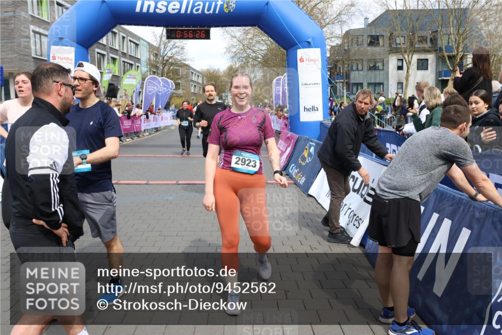 12.04.2026 - 45. Internationalen Wilhelmsburger Insellauf Strokosch-Dieckow http://msf.ph/oto/9452562 12.04.2026 13:09:26 Ziel 2077, 2923, 4652, 2260, 3261, 5324, 3406, 3359, 2981, 5712, 3791 meine-sportfotos.de