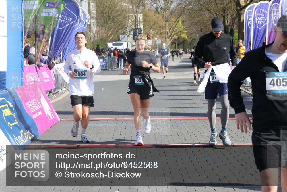 12.04.2026 - 45. Internationalen Wilhelmsburger Insellauf Strokosch-Dieckow http://msf.ph/oto/9452568 12.04.2026 10:36:17 Ziel 5589, 3084, 3516 meine-sportfotos.de