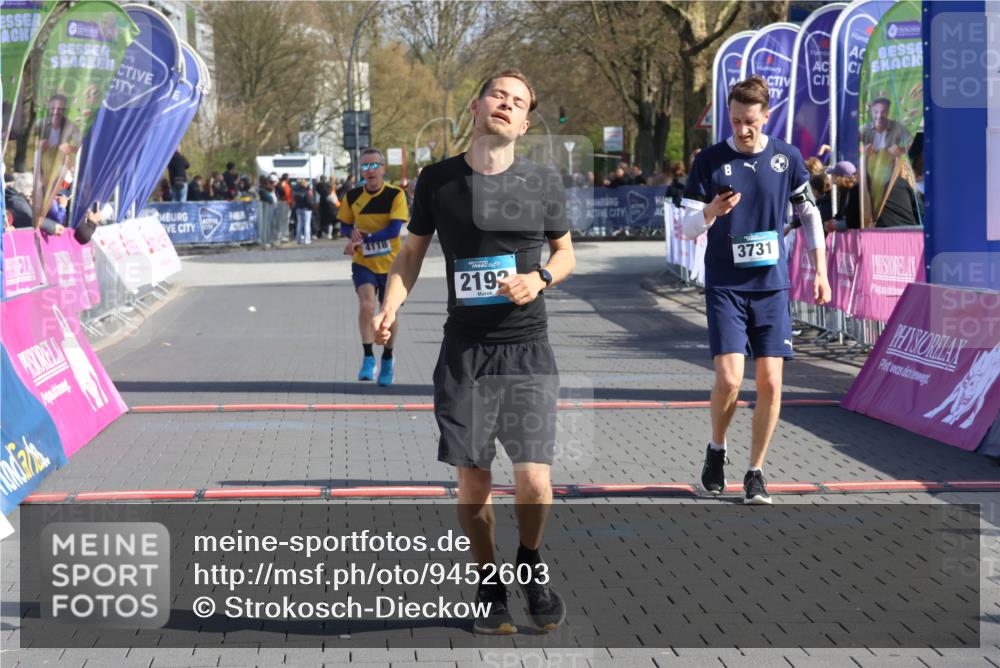 12.04.2026 - 45. Internationalen Wilhelmsburger Insellauf Strokosch-Dieckow http://msf.ph/oto/9452603 12.04.2026 10:36:26 Ziel 3221, 2192, 3731, 4118 meine-sportfotos.de