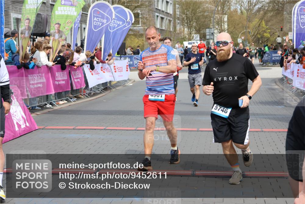 12.04.2026 - 45. Internationalen Wilhelmsburger Insellauf Strokosch-Dieckow http://msf.ph/oto/9452611 12.04.2026 13:09:18 Ziel 4039, 4901, 5746, 2560, 5229, 2077, 2923 meine-sportfotos.de