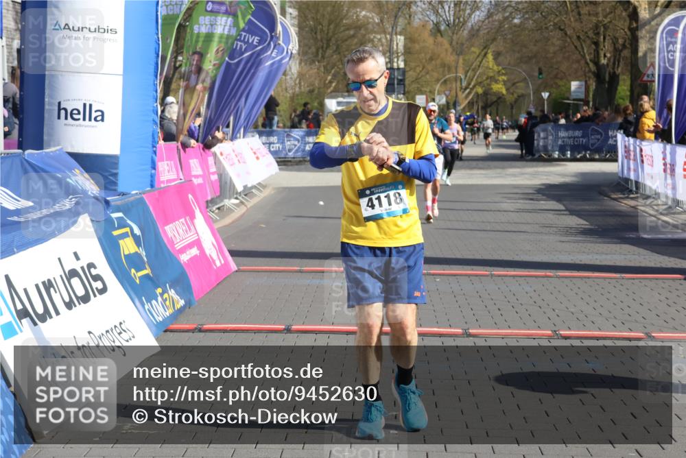 12.04.2026 - 45. Internationalen Wilhelmsburger Insellauf Strokosch-Dieckow http://msf.ph/oto/9452630 12.04.2026 10:36:29 Ziel 2192, 3731, 4118 meine-sportfotos.de