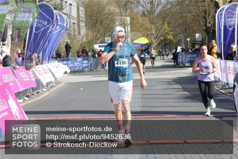 12.04.2026 - 45. Internationalen Wilhelmsburger Insellauf Strokosch-Dieckow http://msf.ph/oto/9452636 12.04.2026 10:36:35 Ziel 4190, 4439 meine-sportfotos.de
