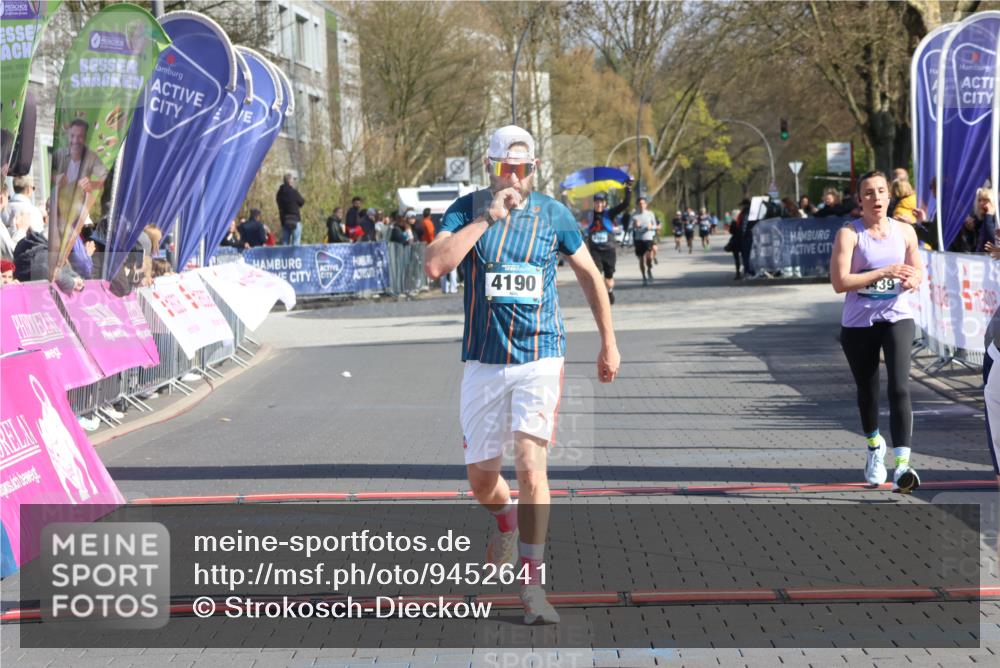 12.04.2026 - 45. Internationalen Wilhelmsburger Insellauf Strokosch-Dieckow http://msf.ph/oto/9452641 12.04.2026 10:36:35 Ziel 4190, 4439 meine-sportfotos.de