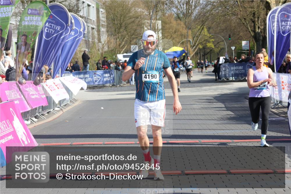 12.04.2026 - 45. Internationalen Wilhelmsburger Insellauf Strokosch-Dieckow http://msf.ph/oto/9452645 12.04.2026 10:36:35 Ziel 4190, 4439 meine-sportfotos.de