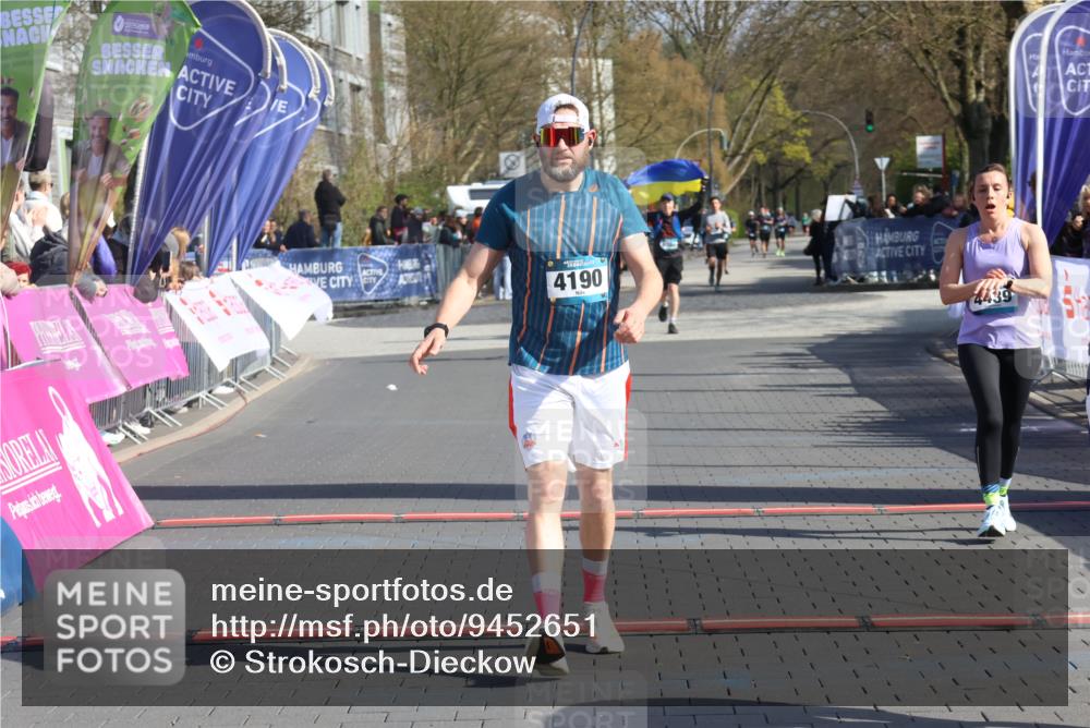 12.04.2026 - 45. Internationalen Wilhelmsburger Insellauf Strokosch-Dieckow http://msf.ph/oto/9452651 12.04.2026 10:36:36 Ziel 4190, 4439 meine-sportfotos.de