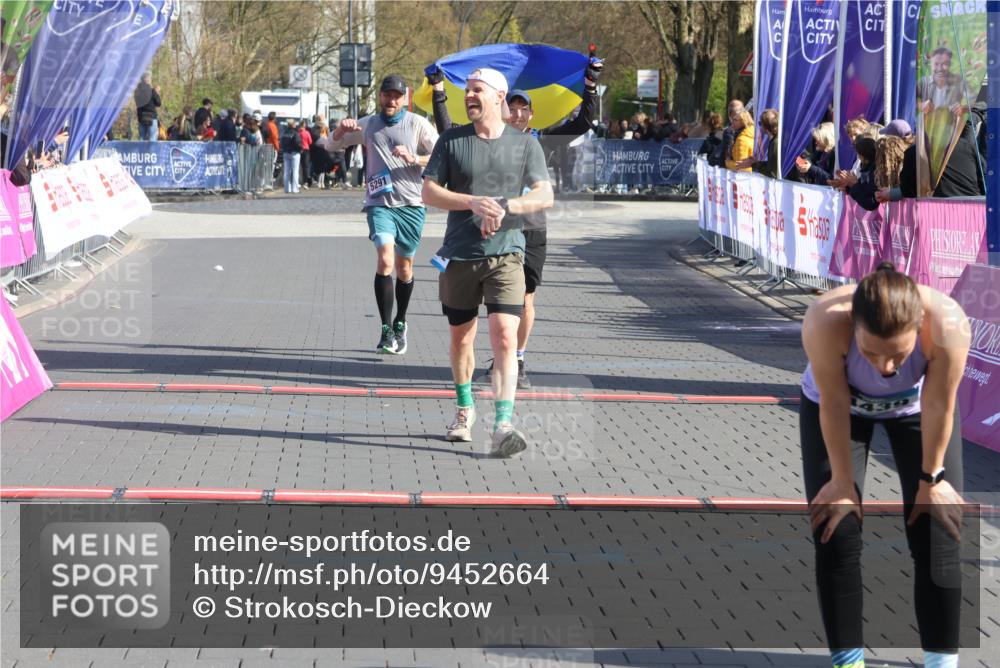 12.04.2026 - 45. Internationalen Wilhelmsburger Insellauf Strokosch-Dieckow http://msf.ph/oto/9452664 12.04.2026 10:36:42 Ziel 4172, 4030, 5291 meine-sportfotos.de