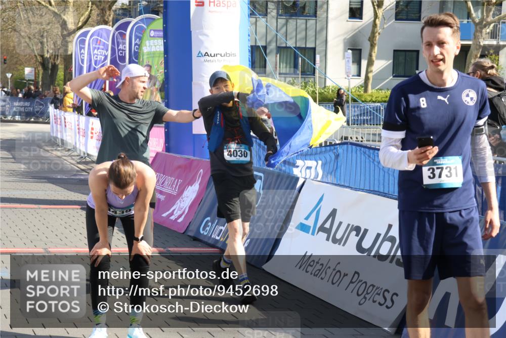 12.04.2026 - 45. Internationalen Wilhelmsburger Insellauf Strokosch-Dieckow http://msf.ph/oto/9452698 12.04.2026 10:36:45 Ziel 4172, 4030, 5291 meine-sportfotos.de