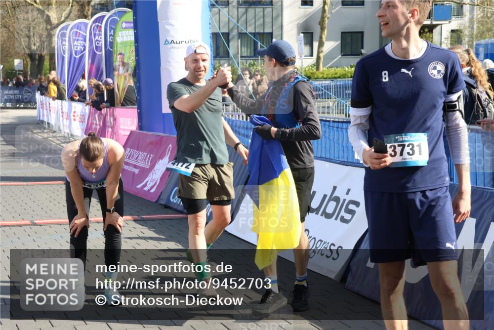12.04.2026 - 45. Internationalen Wilhelmsburger Insellauf Strokosch-Dieckow http://msf.ph/oto/9452703 12.04.2026 10:36:47 Ziel 4030, 5291, 2446 meine-sportfotos.de