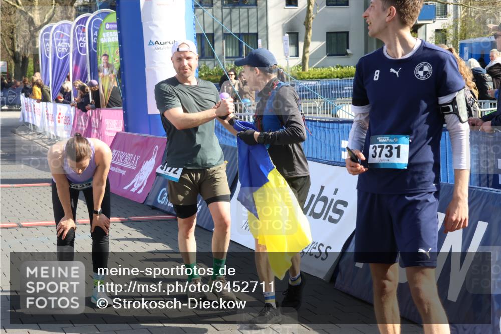 12.04.2026 - 45. Internationalen Wilhelmsburger Insellauf Strokosch-Dieckow http://msf.ph/oto/9452711 12.04.2026 10:36:47 Ziel 4030, 5291, 2446 meine-sportfotos.de