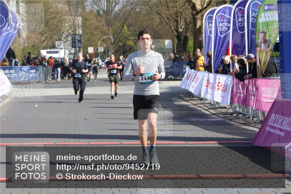 12.04.2026 - 45. Internationalen Wilhelmsburger Insellauf Strokosch-Dieckow http://msf.ph/oto/9452719 12.04.2026 10:36:51 Ziel 2446 meine-sportfotos.de