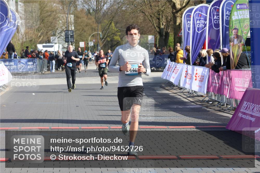 12.04.2026 - 45. Internationalen Wilhelmsburger Insellauf Strokosch-Dieckow http://msf.ph/oto/9452726 12.04.2026 10:36:51 Ziel 2446 meine-sportfotos.de