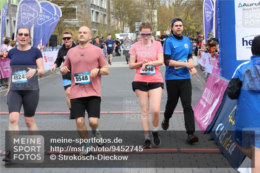 12.04.2026 - 45. Internationalen Wilhelmsburger Insellauf Strokosch-Dieckow http://msf.ph/oto/9452745 12.04.2026 13:08:49 Ziel 4454, 4046, 4824, 5548, 5547, 4640, 5231, 5306 meine-sportfotos.de