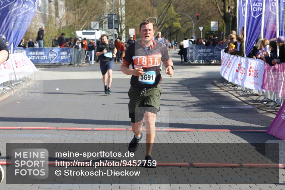 12.04.2026 - 45. Internationalen Wilhelmsburger Insellauf Strokosch-Dieckow http://msf.ph/oto/9452759 12.04.2026 10:36:57 Ziel 2090, 5691, 3796 meine-sportfotos.de