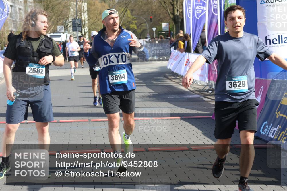 12.04.2026 - 45. Internationalen Wilhelmsburger Insellauf Strokosch-Dieckow http://msf.ph/oto/9452808 12.04.2026 10:37:07 Ziel 3629, 3894, 4544 meine-sportfotos.de