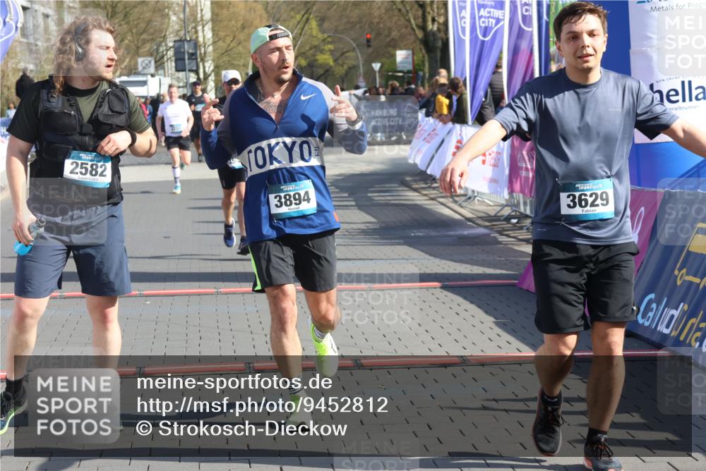 12.04.2026 - 45. Internationalen Wilhelmsburger Insellauf Strokosch-Dieckow http://msf.ph/oto/9452812 12.04.2026 10:37:07 Ziel 3629, 3894, 4544 meine-sportfotos.de