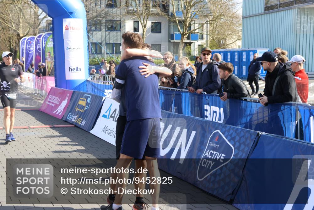 12.04.2026 - 45. Internationalen Wilhelmsburger Insellauf Strokosch-Dieckow http://msf.ph/oto/9452825 12.04.2026 10:37:11 Ziel 4544, 3230 meine-sportfotos.de