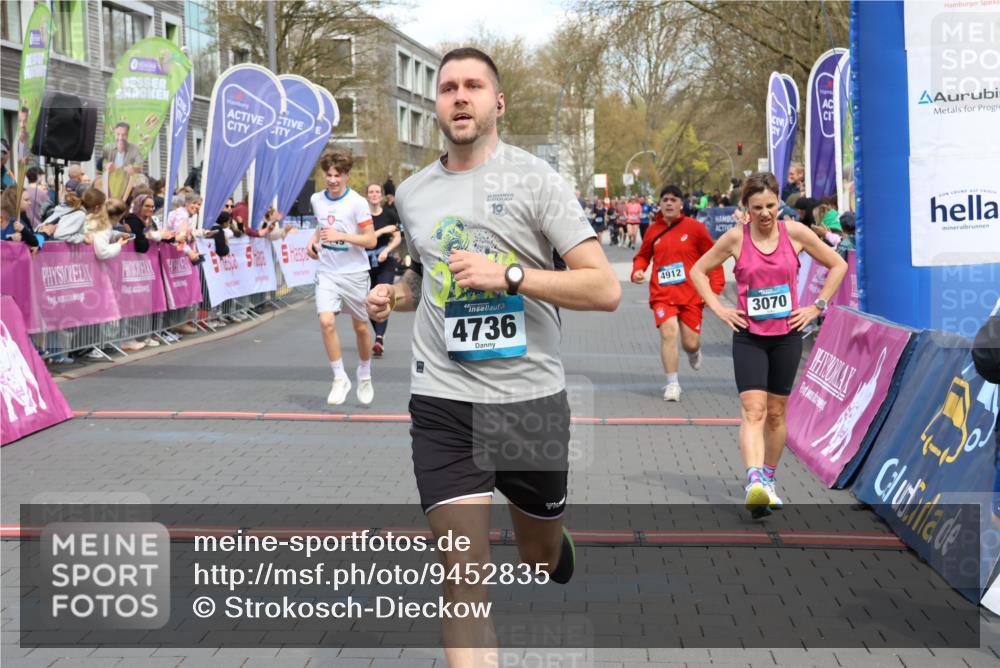 12.04.2026 - 45. Internationalen Wilhelmsburger Insellauf Strokosch-Dieckow http://msf.ph/oto/9452835 12.04.2026 13:08:34 Ziel 3070, 4736, 4149, 4912, 4300, 3135, 3795 meine-sportfotos.de