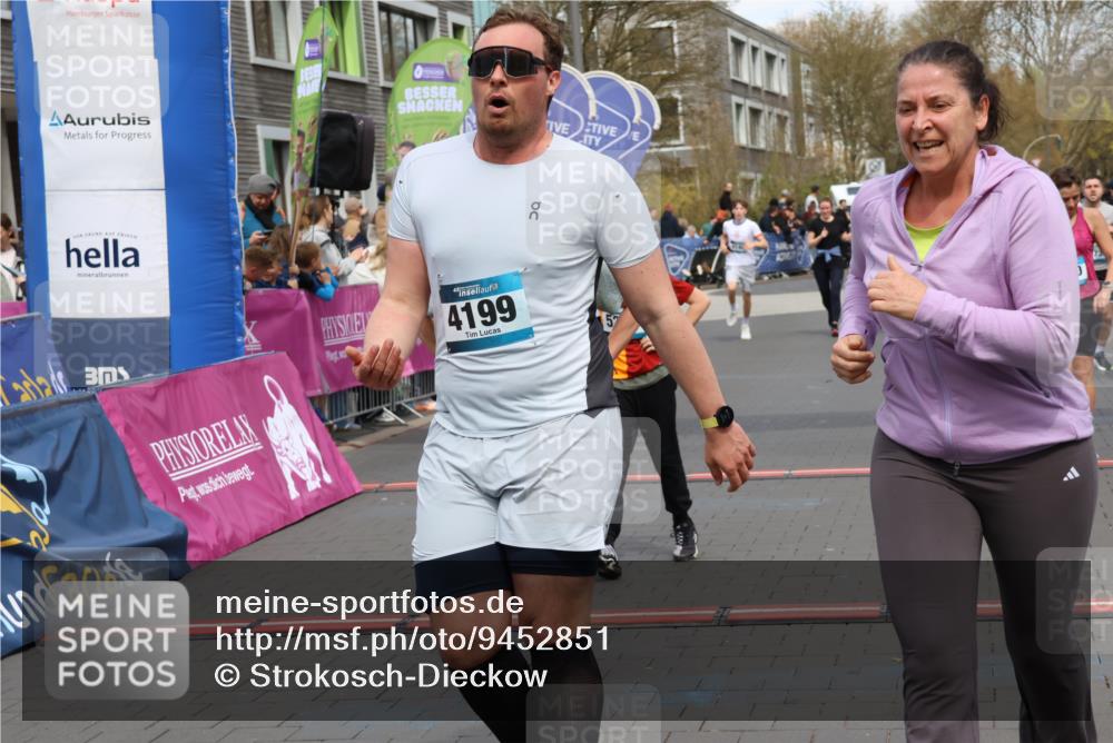 12.04.2026 - 45. Internationalen Wilhelmsburger Insellauf Strokosch-Dieckow http://msf.ph/oto/9452851 12.04.2026 13:08:30 Ziel 4161, 5753, 4218, 4199, 5220, 3070, 4736, 4149 meine-sportfotos.de