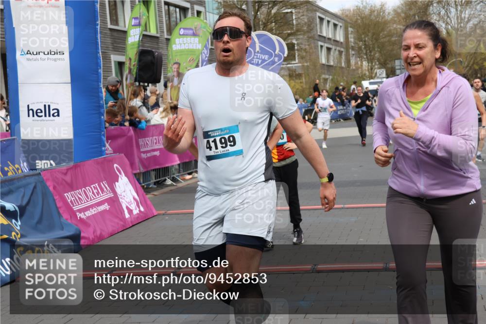12.04.2026 - 45. Internationalen Wilhelmsburger Insellauf Strokosch-Dieckow http://msf.ph/oto/9452853 12.04.2026 13:08:30 Ziel 4161, 5753, 4218, 4199, 5220, 3070, 4736, 4149 meine-sportfotos.de