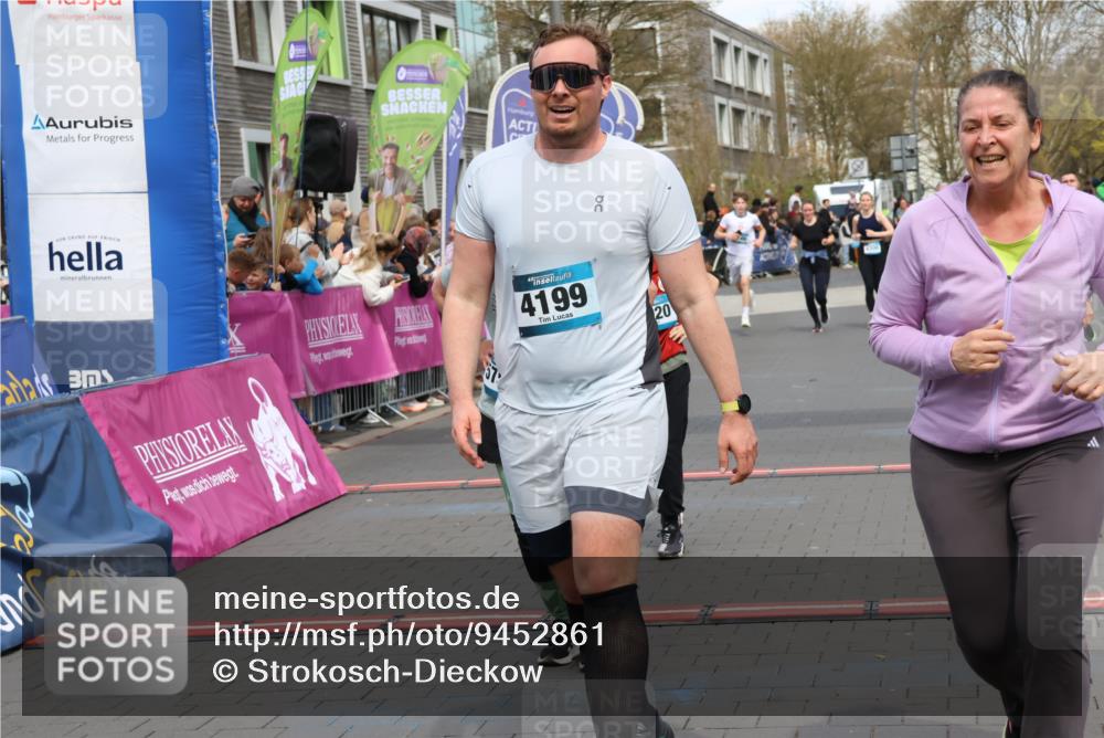 12.04.2026 - 45. Internationalen Wilhelmsburger Insellauf Strokosch-Dieckow http://msf.ph/oto/9452861 12.04.2026 13:08:30 Ziel 4161, 5753, 4218, 4199, 5220, 3070, 4736, 4149 meine-sportfotos.de
