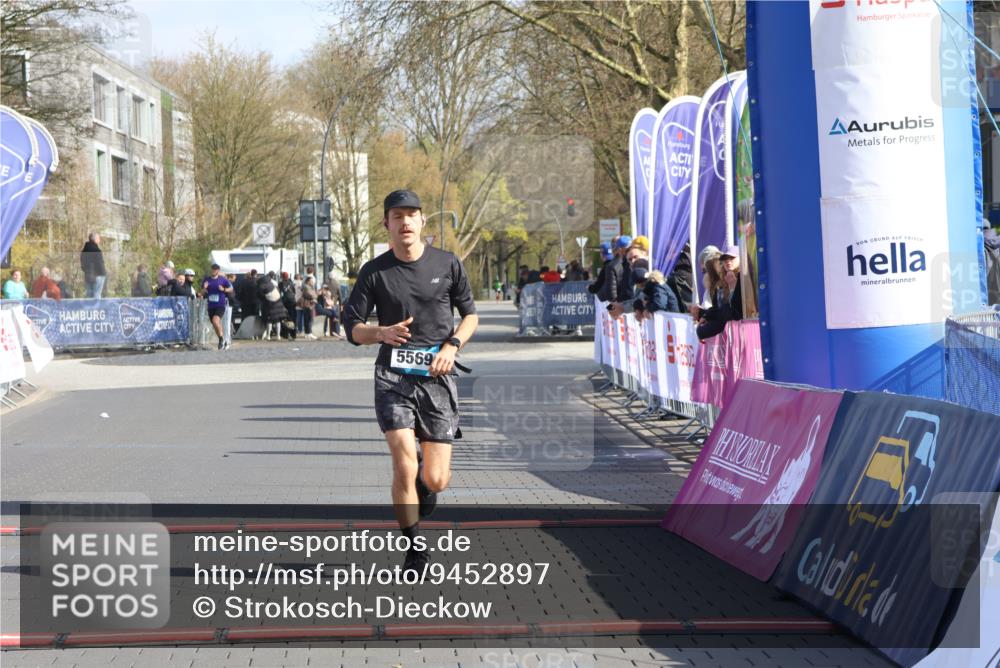 12.04.2026 - 45. Internationalen Wilhelmsburger Insellauf Strokosch-Dieckow http://msf.ph/oto/9452897 12.04.2026 10:25:28 Ziel 5415, 5569 meine-sportfotos.de