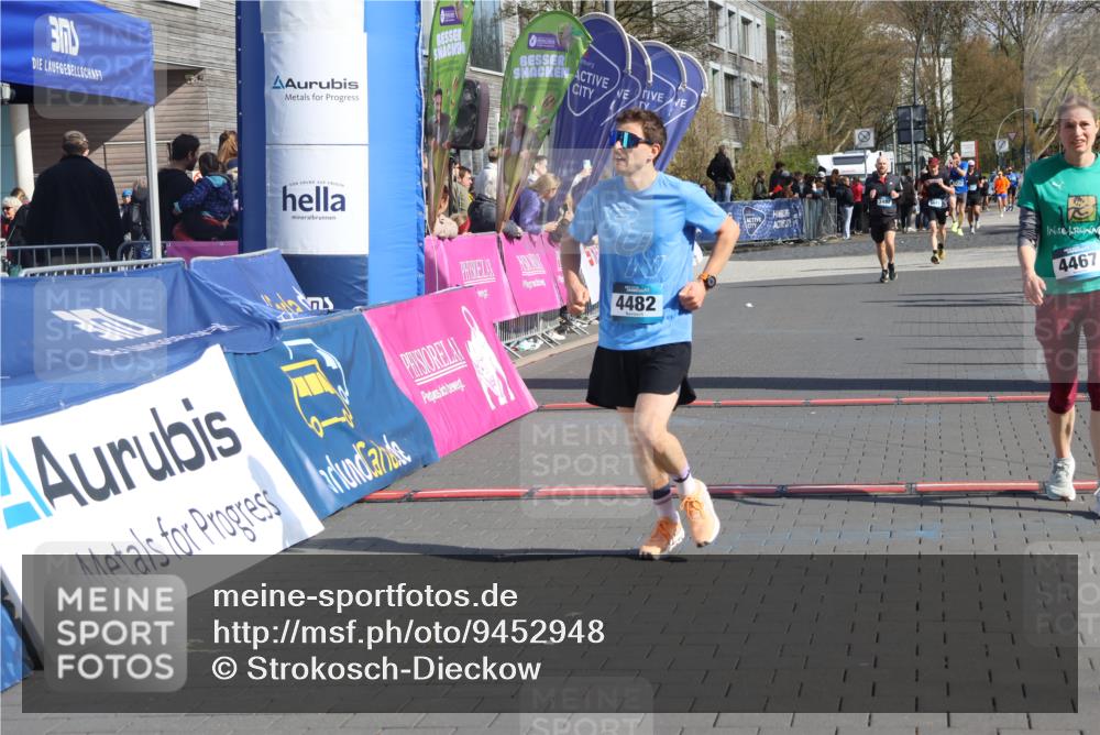 12.04.2026 - 45. Internationalen Wilhelmsburger Insellauf Strokosch-Dieckow http://msf.ph/oto/9452948 12.04.2026 10:37:39 Ziel 2106, 4467, 4482 meine-sportfotos.de