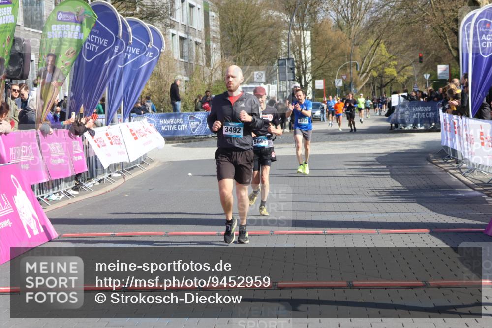 12.04.2026 - 45. Internationalen Wilhelmsburger Insellauf Strokosch-Dieckow http://msf.ph/oto/9452959 12.04.2026 10:37:45 Ziel 4779, 3492, 5643 meine-sportfotos.de