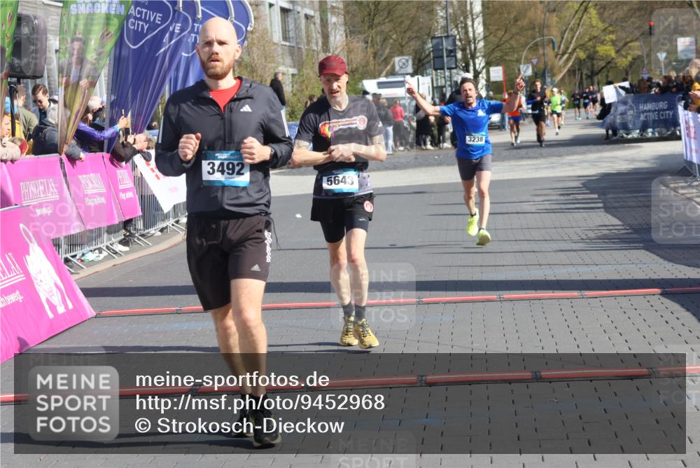 12.04.2026 - 45. Internationalen Wilhelmsburger Insellauf Strokosch-Dieckow http://msf.ph/oto/9452968 12.04.2026 10:37:47 Ziel 4779, 3492, 5643, 3238 meine-sportfotos.de