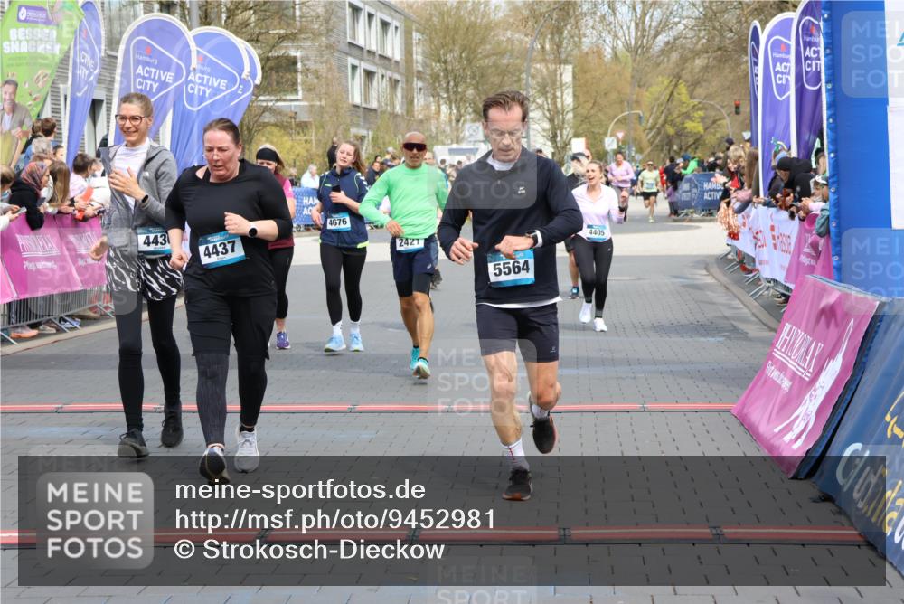 12.04.2026 - 45. Internationalen Wilhelmsburger Insellauf Strokosch-Dieckow http://msf.ph/oto/9452981 12.04.2026 13:08:11 Ziel 5401, 2728, 2478, 2477, 5564, 4437, 4436, 2421, 4676, 3868, 4405, 4725, 4416, 3970 meine-sportfotos.de