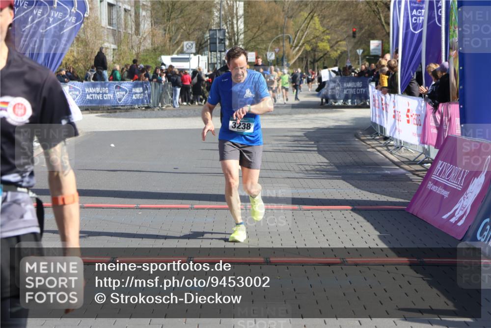 12.04.2026 - 45. Internationalen Wilhelmsburger Insellauf Strokosch-Dieckow http://msf.ph/oto/9453002 12.04.2026 10:37:50 Ziel 3492, 5643, 3238, 2531 meine-sportfotos.de