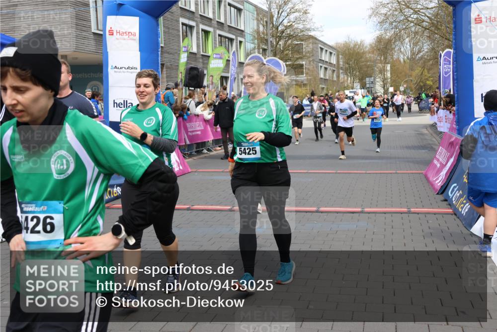 12.04.2026 - 45. Internationalen Wilhelmsburger Insellauf Strokosch-Dieckow http://msf.ph/oto/9453025 12.04.2026 13:08:05 Ziel 5431, 5425, 5735, 5401, 2728, 2478, 2477 meine-sportfotos.de