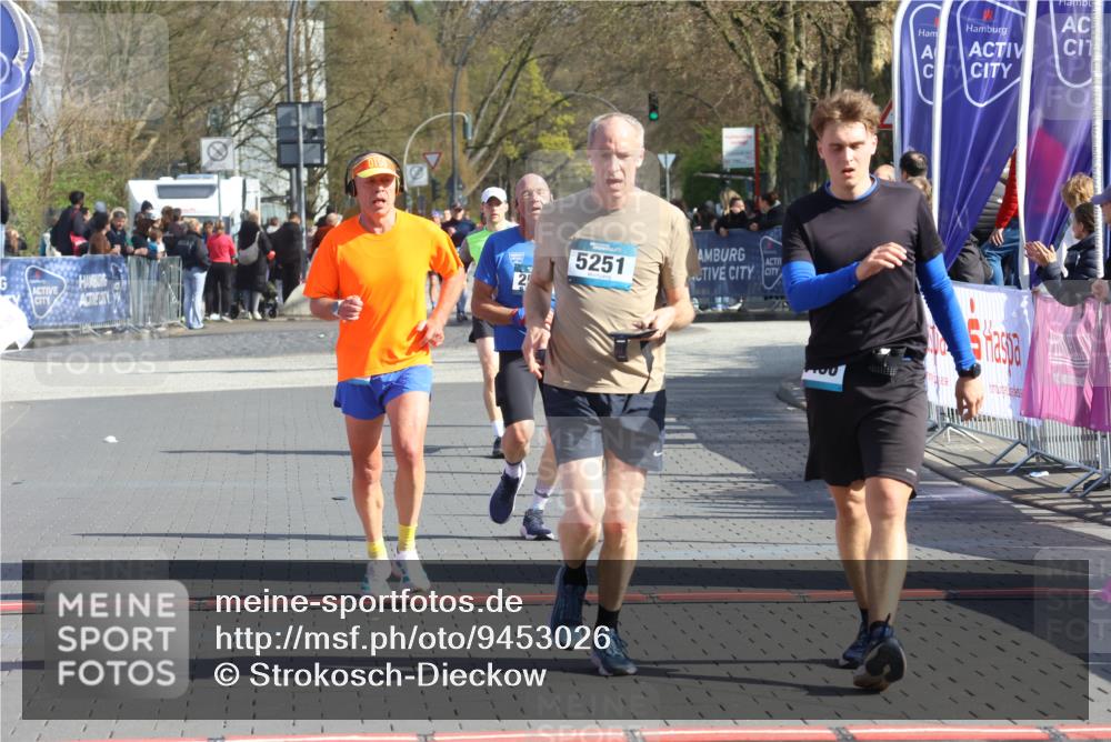 12.04.2026 - 45. Internationalen Wilhelmsburger Insellauf Strokosch-Dieckow http://msf.ph/oto/9453026 12.04.2026 10:38:04 Ziel 5496, 5251, 3182, 2568 meine-sportfotos.de