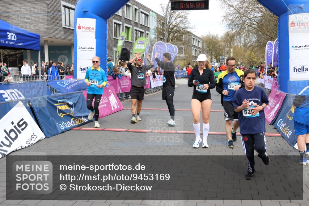 12.04.2026 - 45. Internationalen Wilhelmsburger Insellauf Strokosch-Dieckow http://msf.ph/oto/9453169 12.04.2026 13:07:44 Ziel 5202, 4094, 3672, 5497, 5499, 5461, 3242, 5078 meine-sportfotos.de