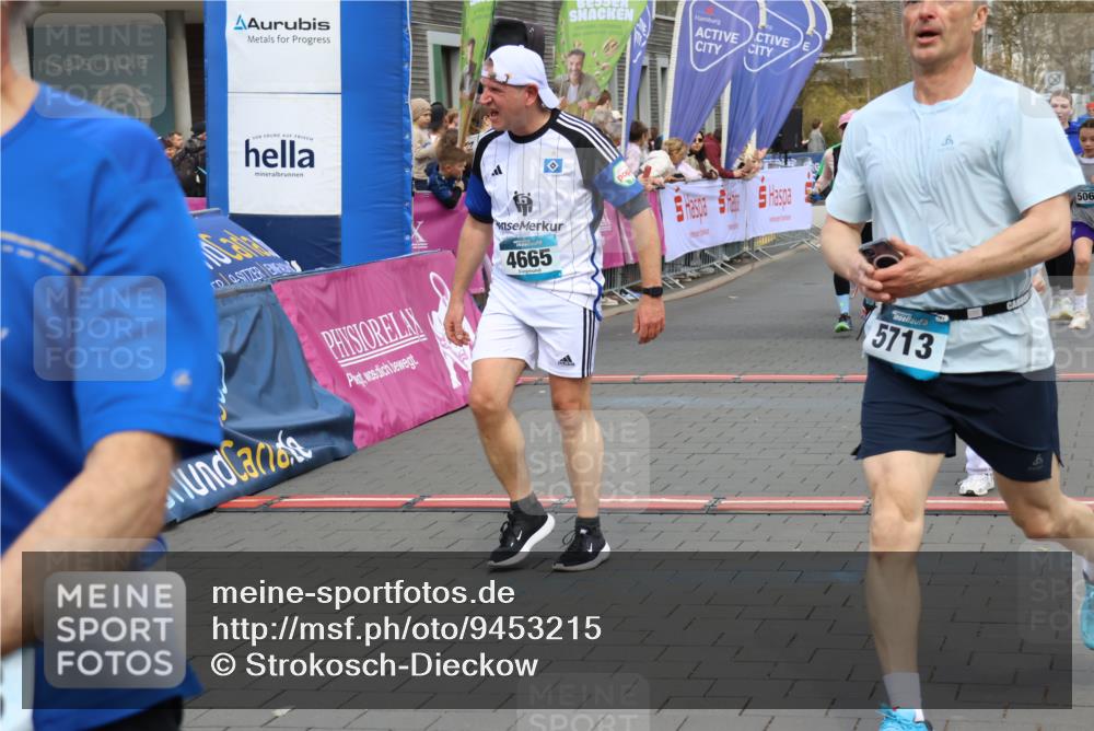 12.04.2026 - 45. Internationalen Wilhelmsburger Insellauf Strokosch-Dieckow http://msf.ph/oto/9453215 12.04.2026 13:07:36 Ziel 4138, 4764, 4665, 5713, 5194, 5069, 5076, 4723, 4724, 2943, 4722 meine-sportfotos.de
