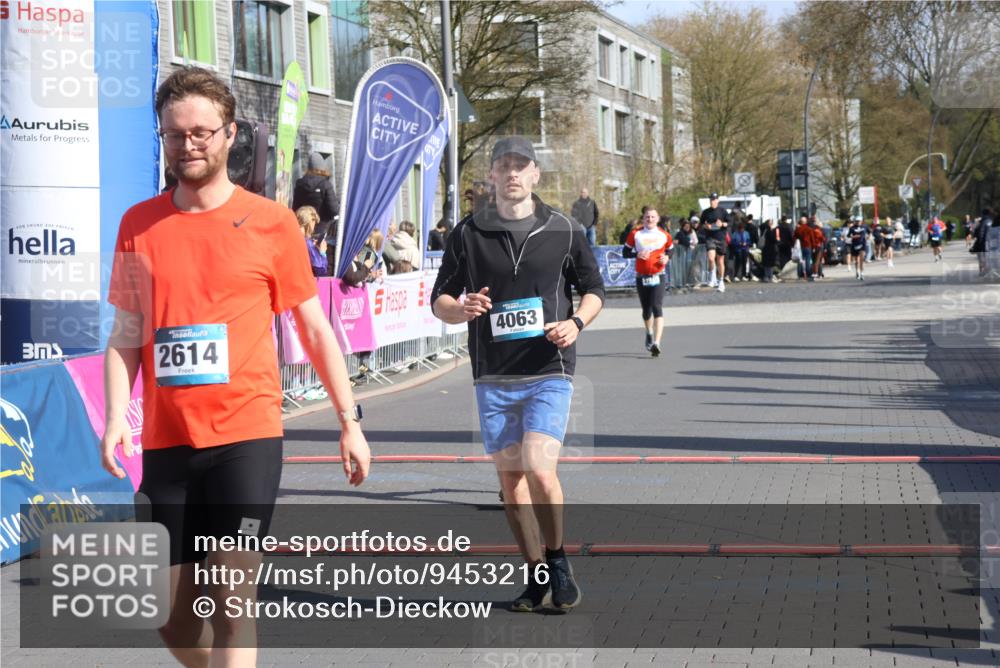 12.04.2026 - 45. Internationalen Wilhelmsburger Insellauf Strokosch-Dieckow http://msf.ph/oto/9453216 12.04.2026 10:38:50 Ziel 2614, 4063, 3214 meine-sportfotos.de
