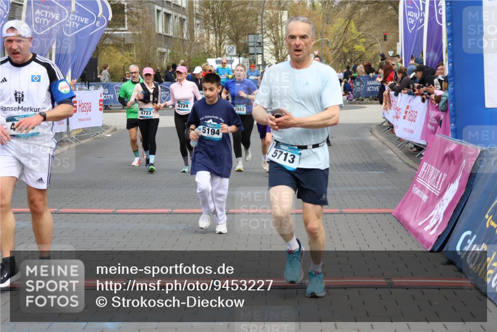 12.04.2026 - 45. Internationalen Wilhelmsburger Insellauf Strokosch-Dieckow http://msf.ph/oto/9453227 12.04.2026 13:07:36 Ziel 4138, 4764, 4665, 5713, 5194, 5069, 5076, 4723, 4724, 2943, 4722 meine-sportfotos.de