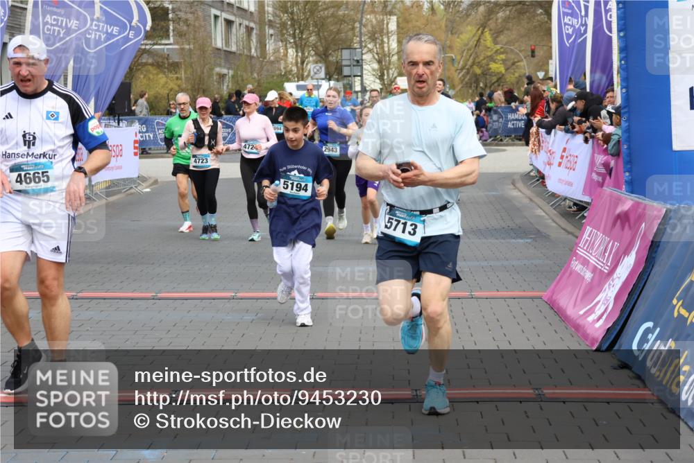 12.04.2026 - 45. Internationalen Wilhelmsburger Insellauf Strokosch-Dieckow http://msf.ph/oto/9453230 12.04.2026 13:07:35 Ziel 4138, 4764, 4665, 5713, 5194, 5069, 5076, 4723, 4724, 2943, 4722 meine-sportfotos.de