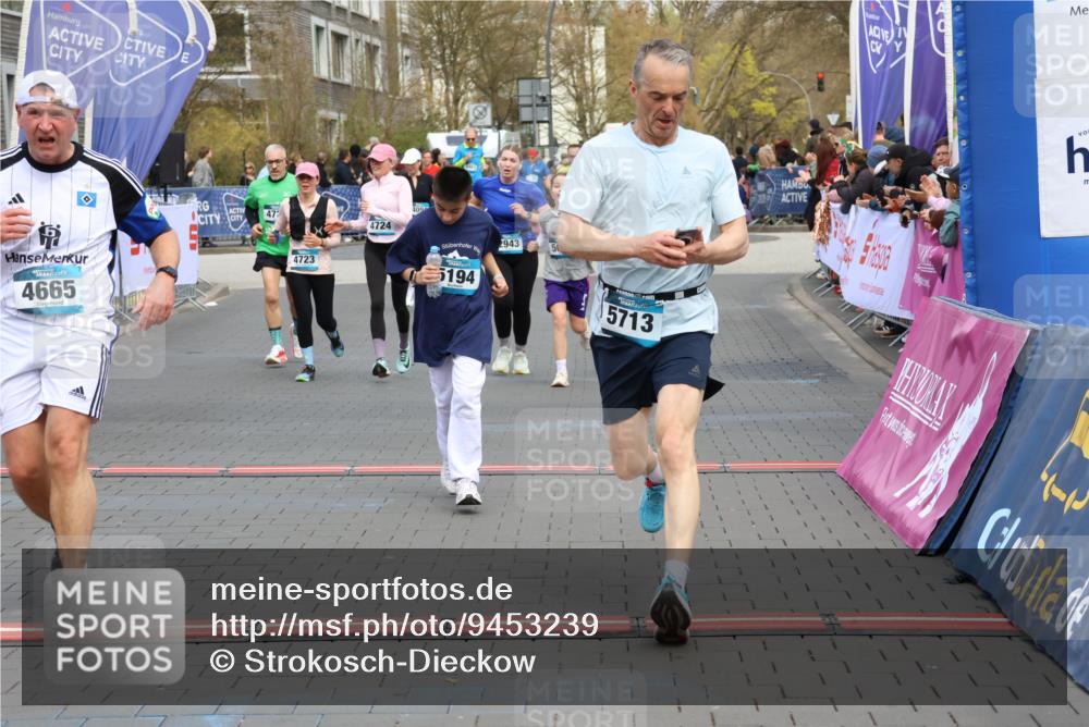 12.04.2026 - 45. Internationalen Wilhelmsburger Insellauf Strokosch-Dieckow http://msf.ph/oto/9453239 12.04.2026 13:07:35 Ziel 4138, 4764, 4665, 5713, 5194, 5069, 5076, 4723, 4724, 2943, 4722 meine-sportfotos.de