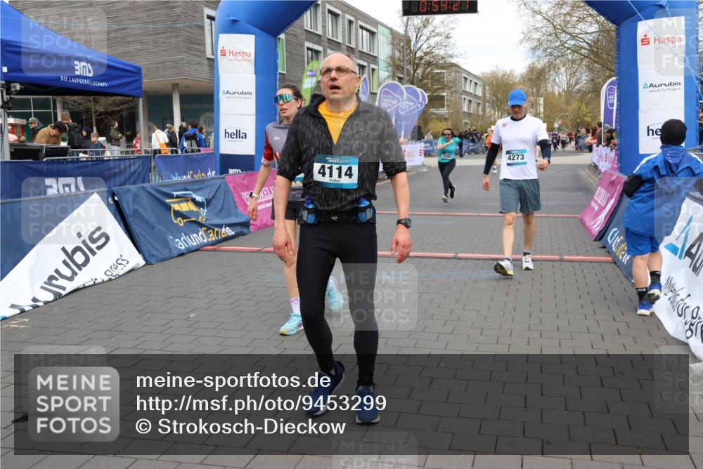12.04.2026 - 45. Internationalen Wilhelmsburger Insellauf Strokosch-Dieckow http://msf.ph/oto/9453299 12.04.2026 13:07:21 Ziel 4729, 4273, 3292, 5510, 4885 meine-sportfotos.de