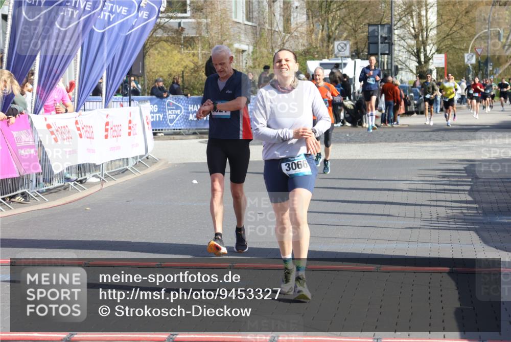 12.04.2026 - 45. Internationalen Wilhelmsburger Insellauf Strokosch-Dieckow http://msf.ph/oto/9453327 12.04.2026 10:39:28 Ziel 3066, 5521 meine-sportfotos.de