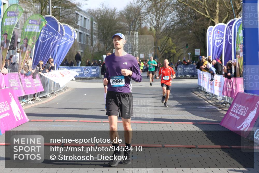 12.04.2026 - 45. Internationalen Wilhelmsburger Insellauf Strokosch-Dieckow http://msf.ph/oto/9453410 12.04.2026 10:27:35 Ziel 5301, 2994, 5685, 4528 meine-sportfotos.de