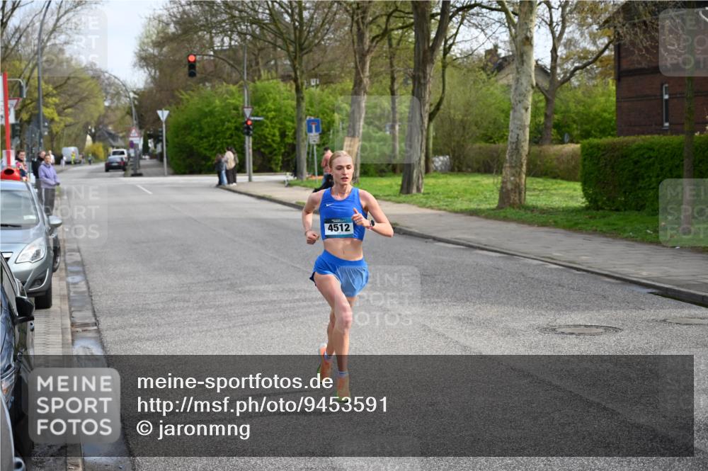 12.04.2026 - 45. Internationalen Wilhelmsburger Insellauf J. Mangold http://msf.ph/oto/9453591 12.04.2026 10:12:11 Ziel 4512, 2873 meine-sportfotos.de