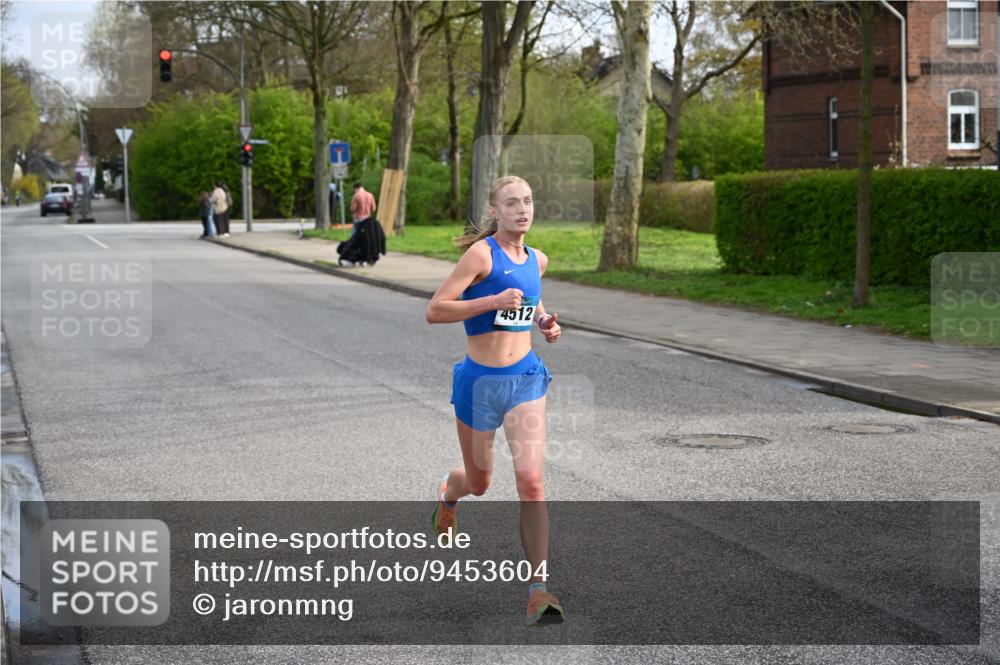 12.04.2026 - 45. Internationalen Wilhelmsburger Insellauf J. Mangold http://msf.ph/oto/9453604 12.04.2026 10:12:11 Ziel 4512, 2873 meine-sportfotos.de